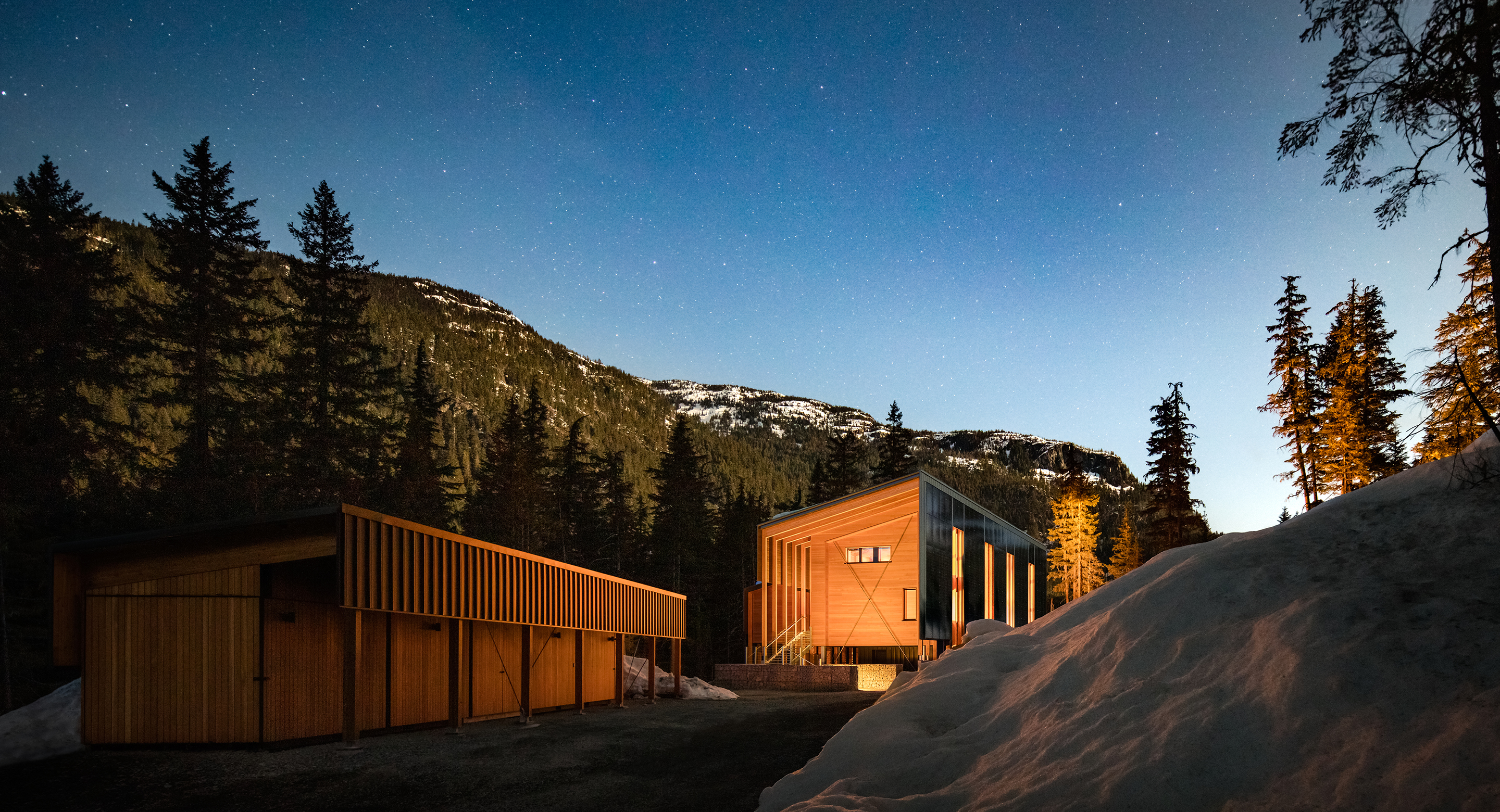 Soo Valley Timber Home in the mountains